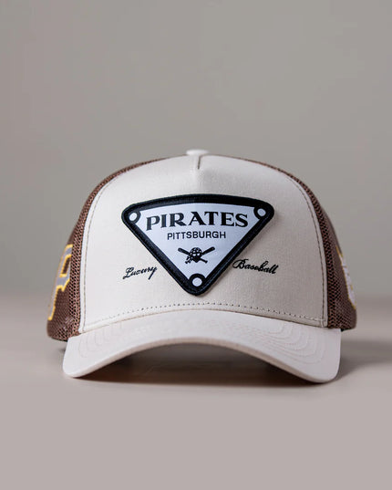 LUXURY PIRATES