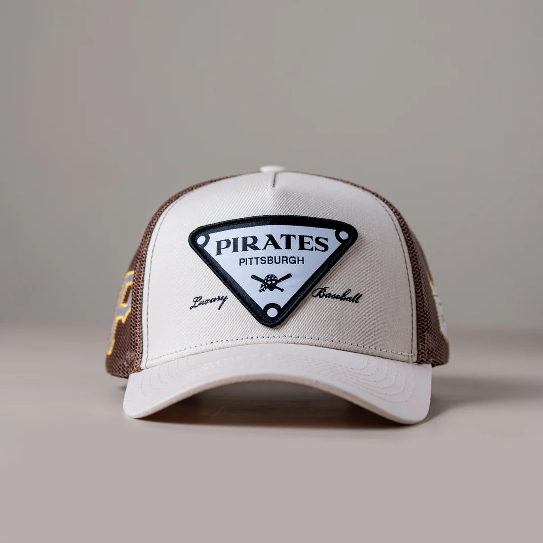 LUXURY PIRATES